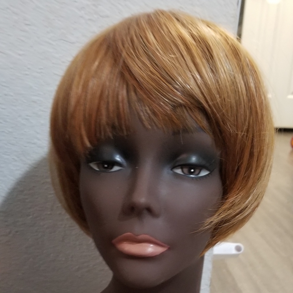 Short wig